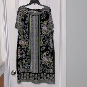 ⚡️ 3 for $30 ⚡️ Avenue Short Sleeve Floral and Geometric Print Sheath Dress